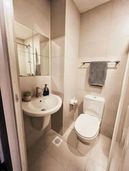 1 Canberra (D27), Condominium #609664221
